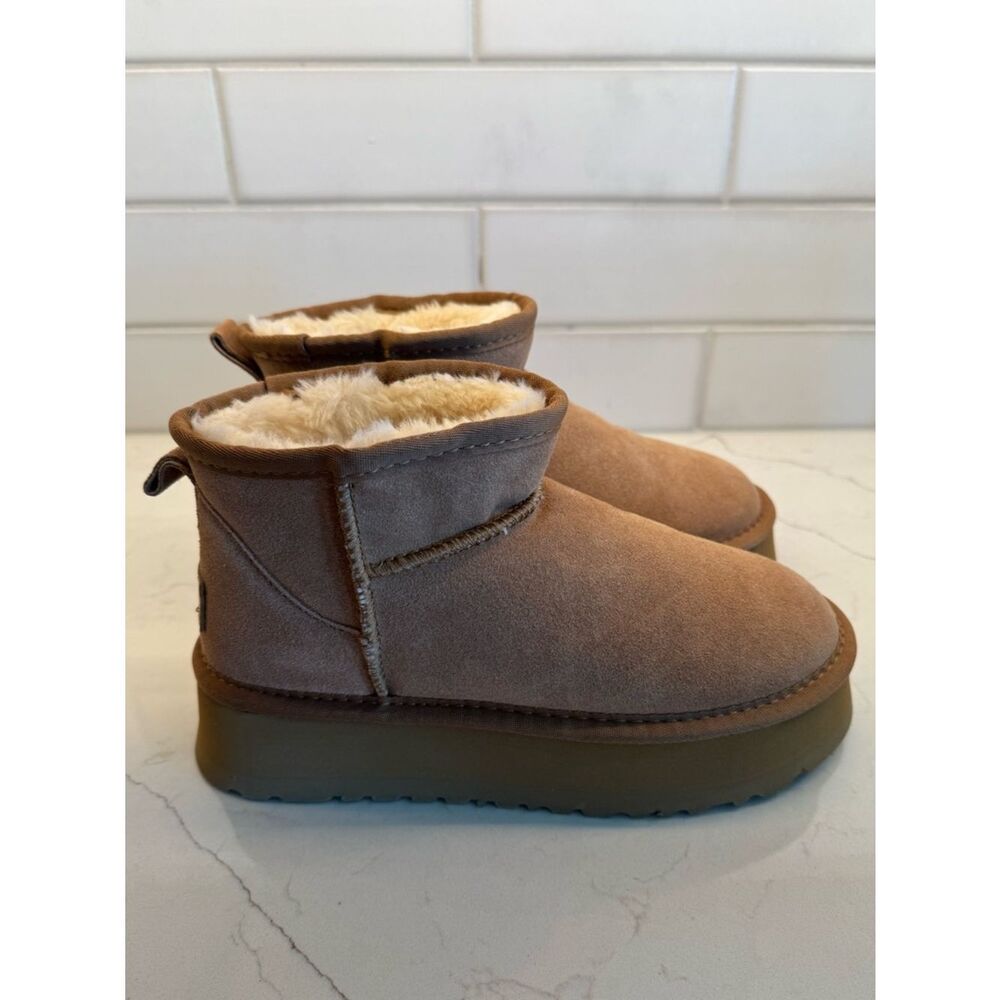 UGG Classic Ultra Mini Platform Chestnut Brown Women’s Size 36 (5US)